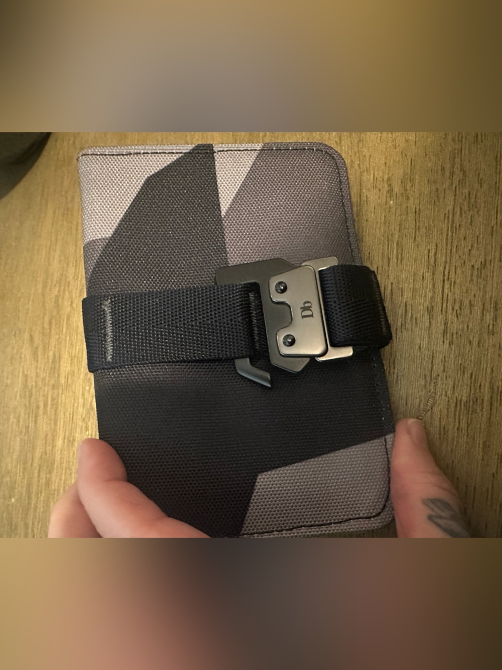 Db Journey Världsvan Black & Gray Camouflage Passport Wallet